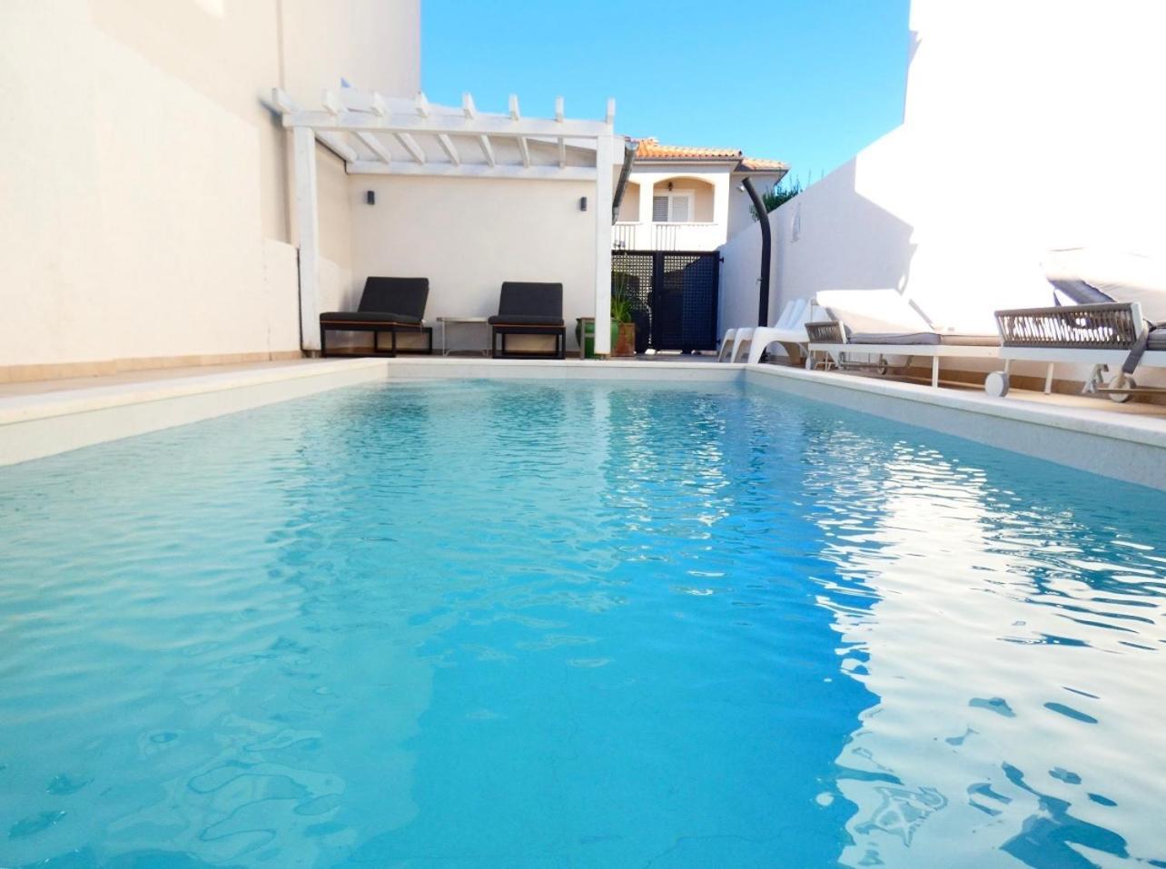 Villa Klaudia With Pool Zadar Bagian luar foto