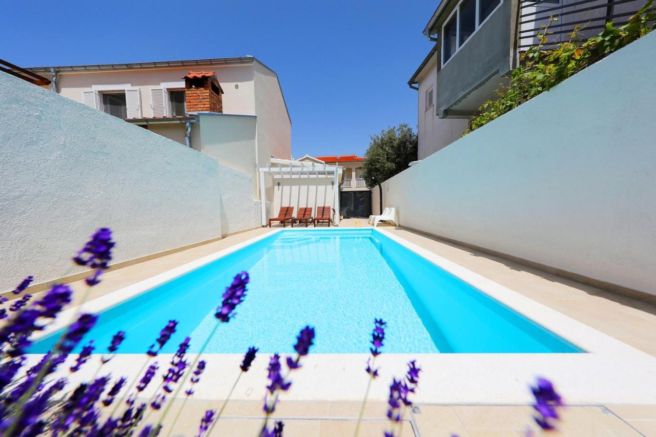 Villa Klaudia With Pool Zadar Bagian luar foto